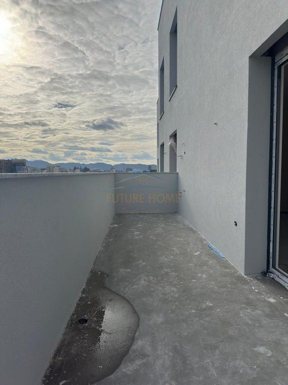 VENDESI APPARTAMENTO 2+1