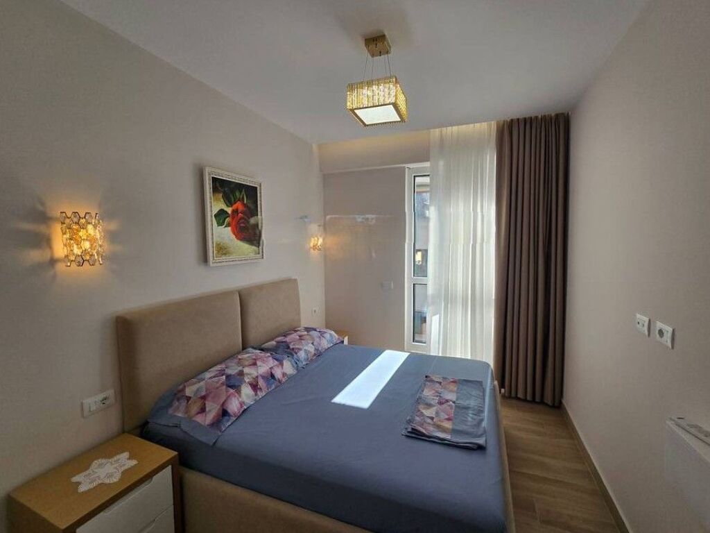 SUPER APARTAMENT PER QERA TEK HOTEL MONDIAL