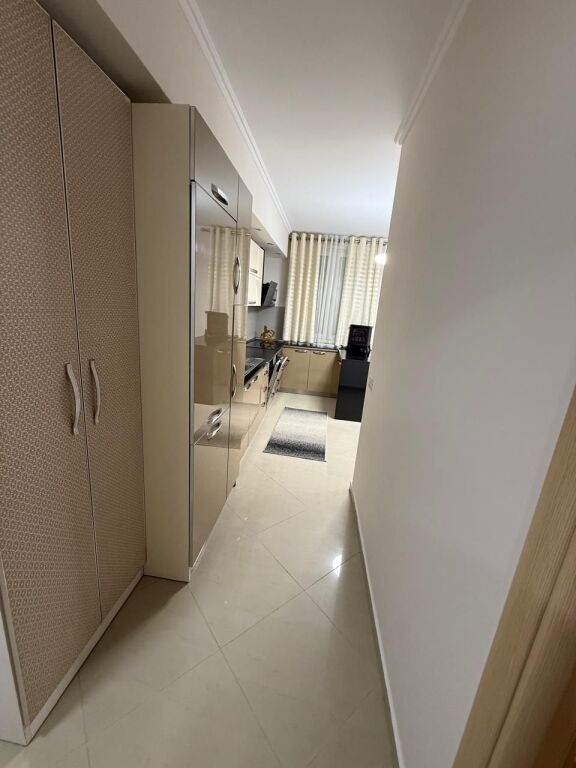 📣 Qera Apartament 2+1  📍 Kompleksi Magnet – 21 Dhjetori 💰 Çmimi: 75,000 lekë / muaj (i diskutueshëm)