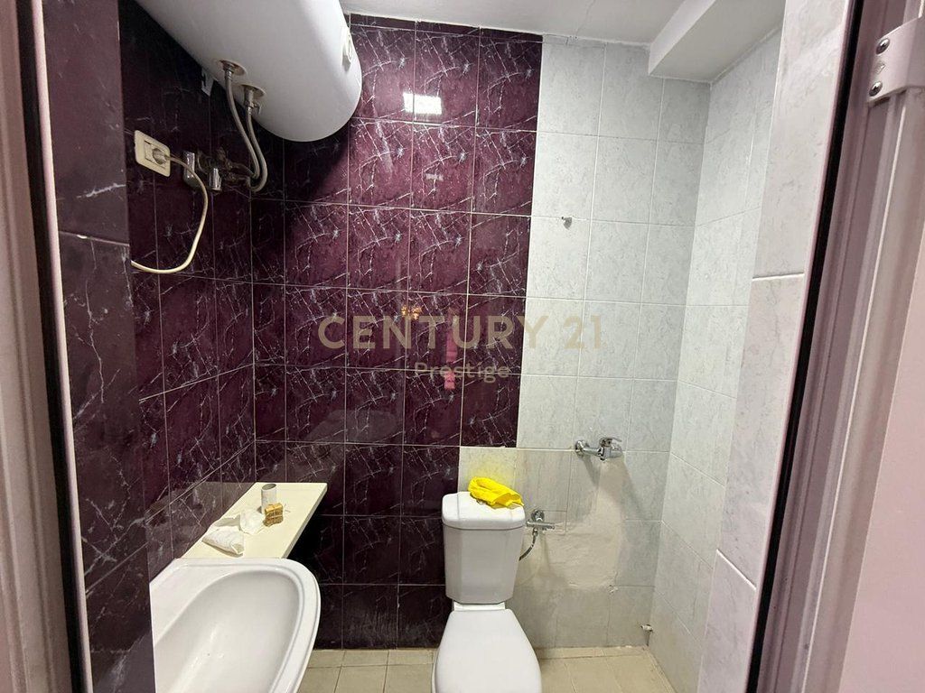 COMMERCIAL SPACE FOR RENT, NEAR THE AMERICAN EMBASSY, TIRANA! 470 € /Month