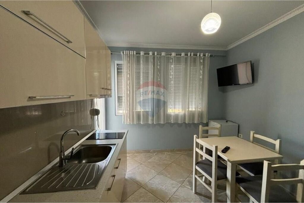 Apartament me Dy Garsoniere – Për Qira Vjetore | Rruga Sazani, Vlorë