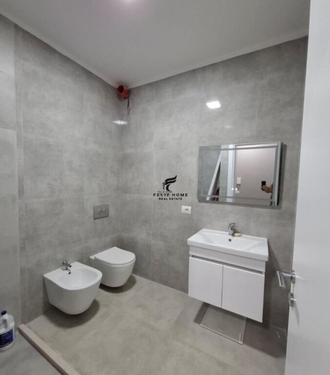 APARTAMENT ME QERA 1+1 RRUGA BEDRI KARAPICI 60.000 LEKE FH-57794