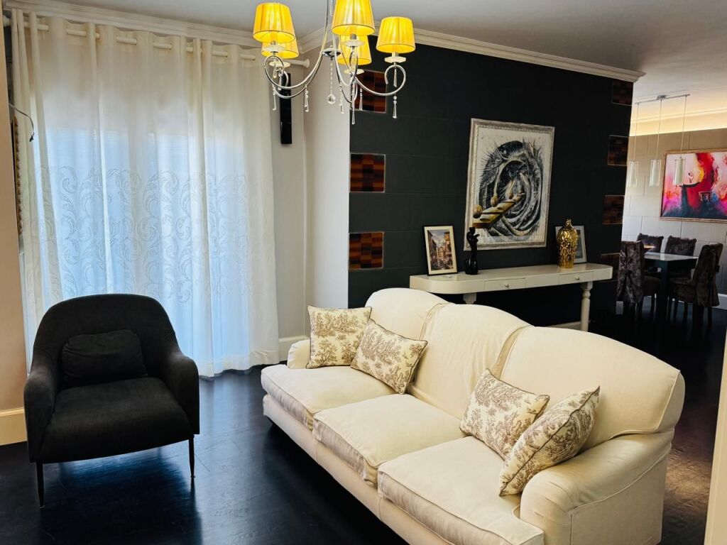 Apartament 2+1, Stadiumi Dinamo, Rr; Andon Zako Cajupi