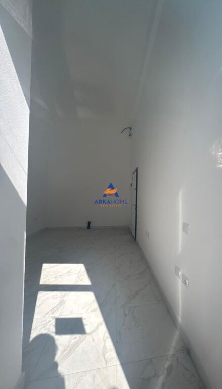 SHITET AMBIENT BIZNESI 30M2 "RRUGA ROBERT ZHVARTZ,KOMUNA E PARISIT" 90000 EURO