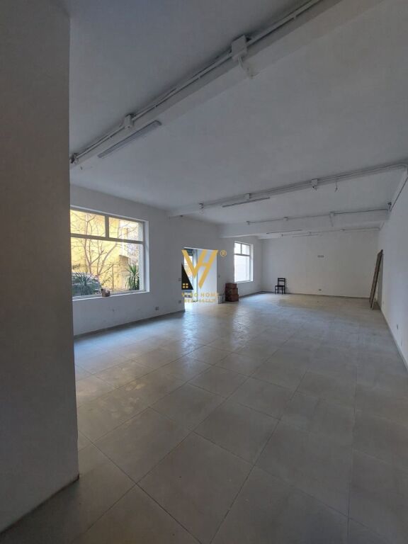 JEPET DYQAN 100 M2 ME QERA TE TREGU ELEKTRIK 1.500 EURO