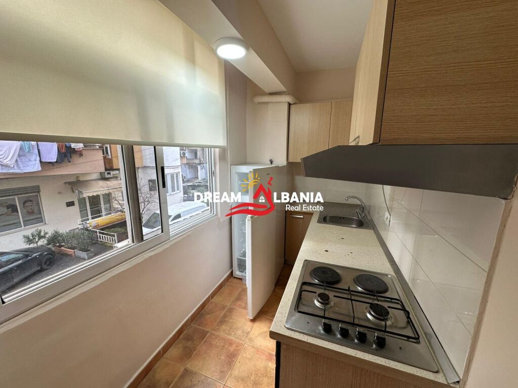 Shitet apartament 1+1 ne bulevardin Bajram Curri prane Deliorgjit (ID 4119467)