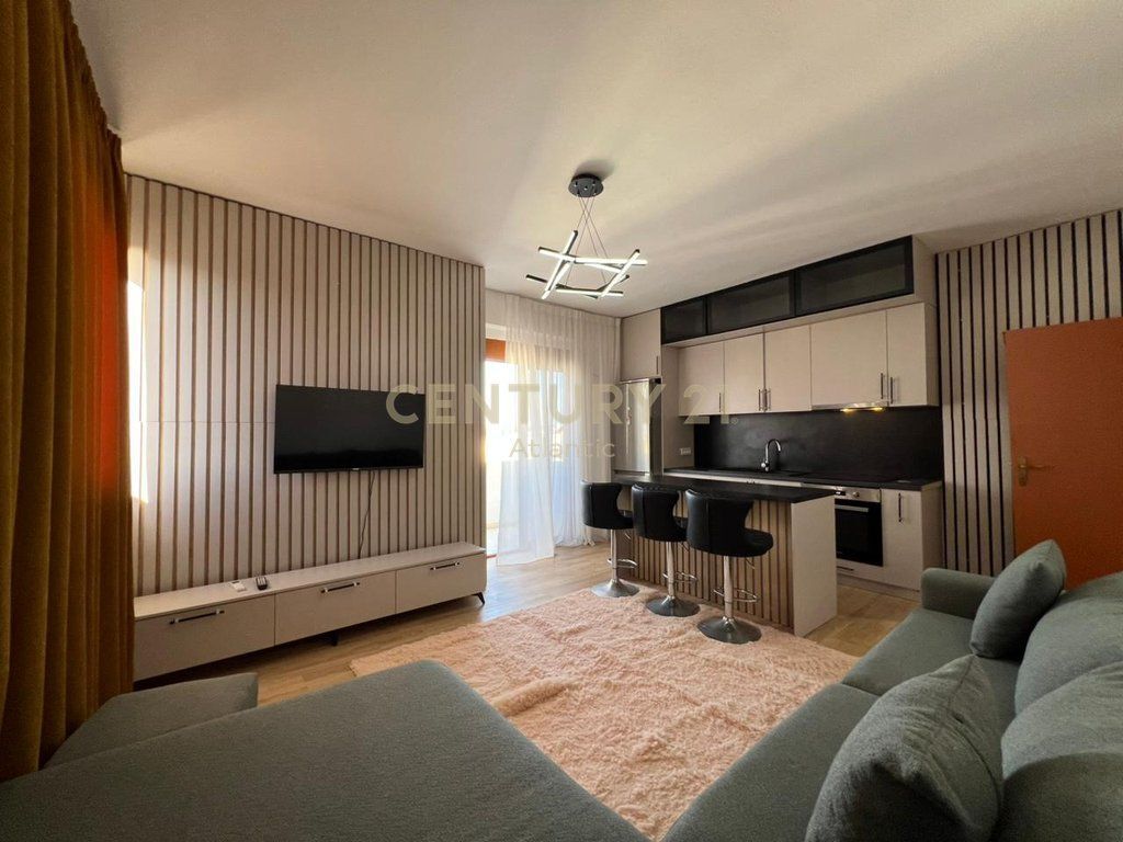 SHITET APARTAMENT 2+1 I MOBILUAR NE PLAZH HEKURUDHA DURRES ! 135,000 €