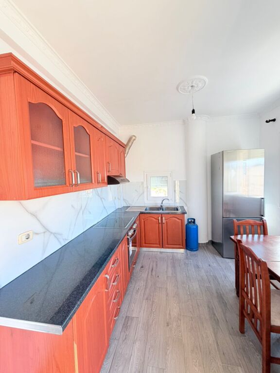 JEPET ME QERA KATI I DYTE I NJE VILE 3-KATESHE PRANE SPITALIT,DURRES