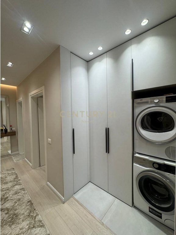 FOR SALE, MODERN 2+1+2 APARTMENT WITH 2 PARKING SPACES AND YARD, AT DRY LAKE