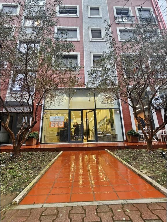 COMMERCIAL SPACE FOR RENT NEAR ART TRIBUNA