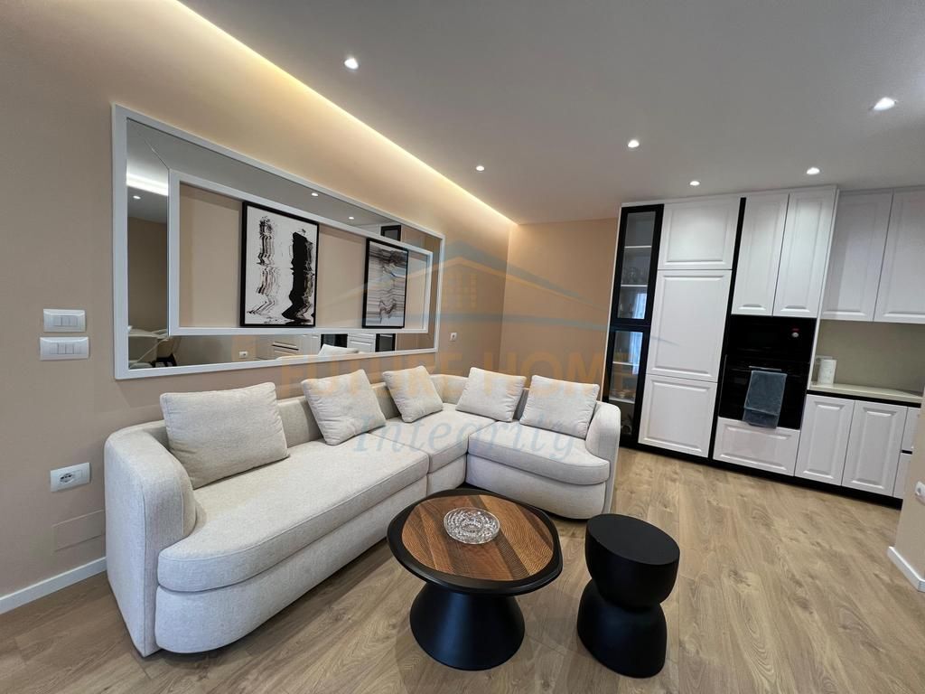 Shitet, Apartament 2+1+2+Post Parkimi, Rruga e Durrësit, Tiranë.