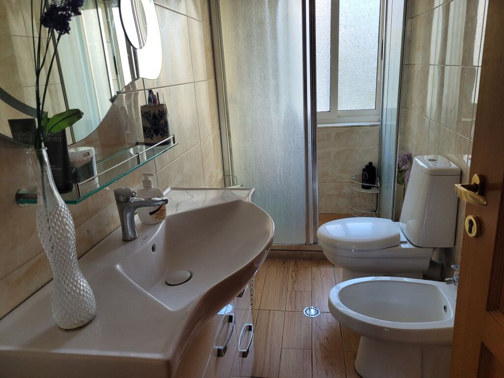 Jepet me qera apartament 2+1 – pranë Stadiumi Dinamo, Tiranë