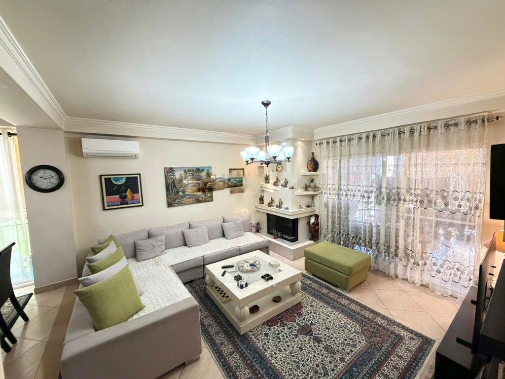 Appartamento in vendita a Bllok 2+1+2, vista e luce massima 320.000 €