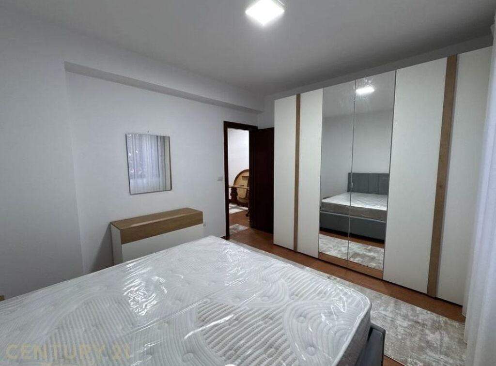 Apartament me qira 2+1 tek Xhamia e Tabakeve