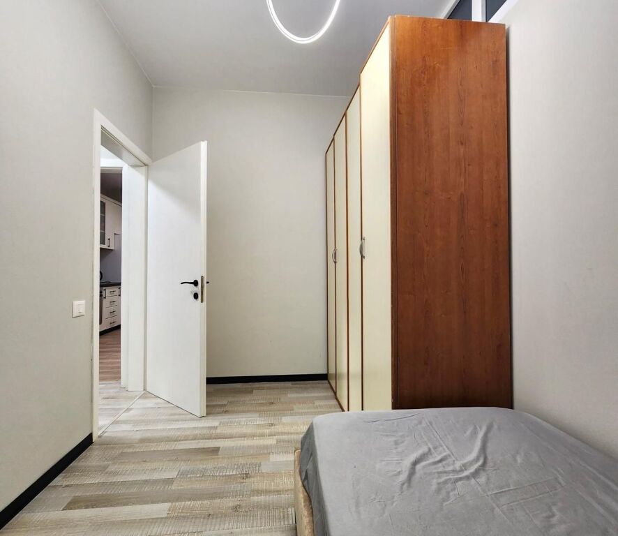 Me Qira Ap 2+1+2 Ballkone &amp; 1🚾 ( Ish 7 Xhuxhat/ QENDËR - Mulliri Vjetër📍 ) Pallat i Ri 100m² Jug 🌞 600€