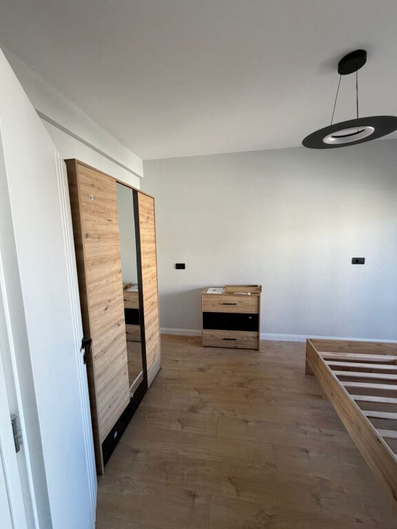 Shitet apartament 1+1 te shkembi kavajes