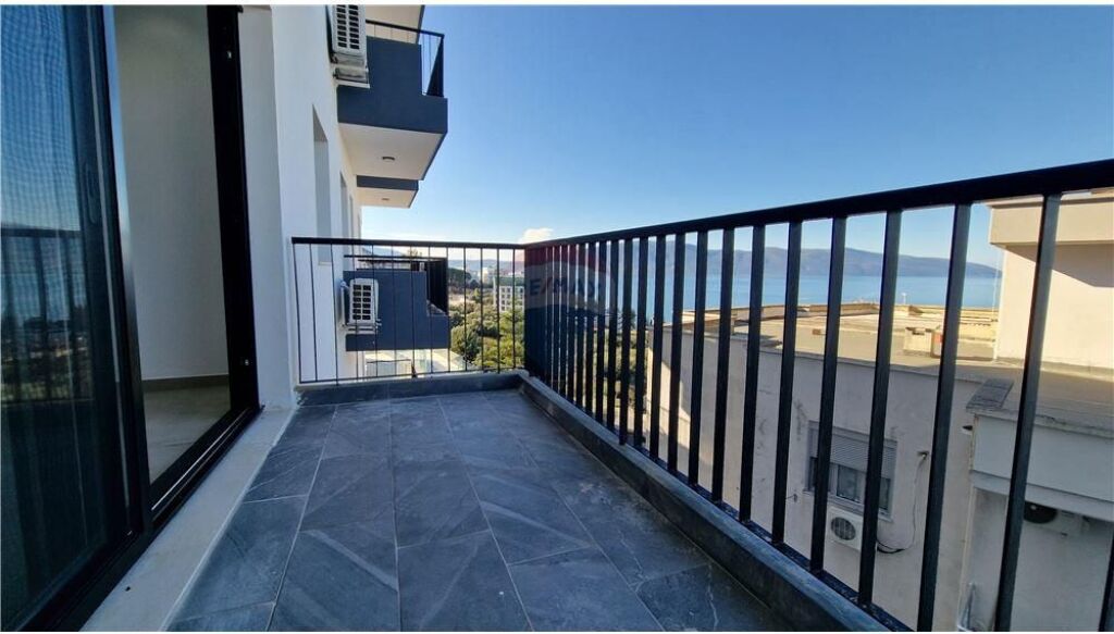 Appartamento in vendita 2+1, lungomare vicino a Le Palazzine