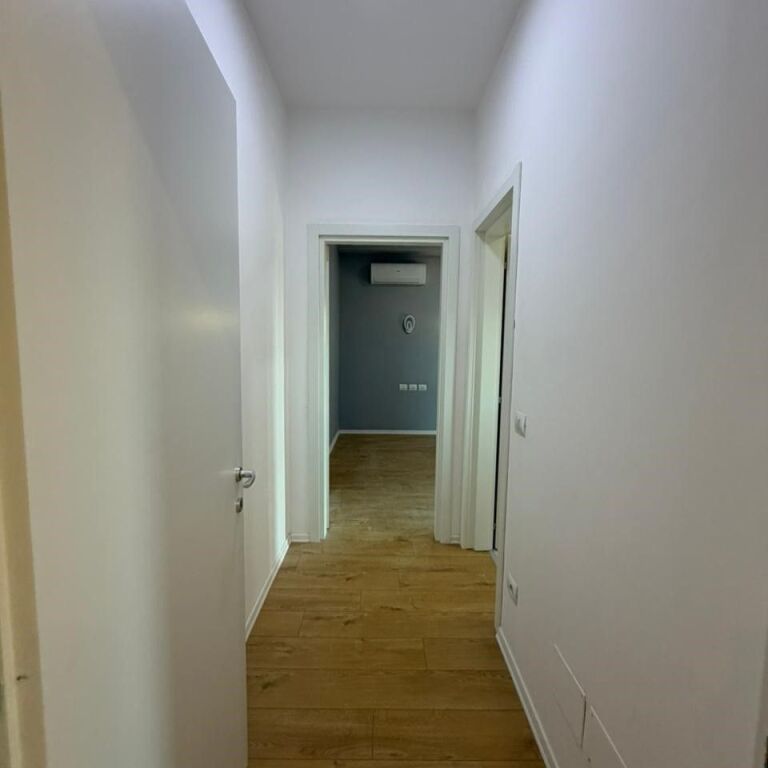 🏢 Ambient Biznesi / Zyrë me Qira – Garden Building ✨