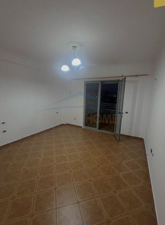 Shitet Apartament 2+1, Misto Mame