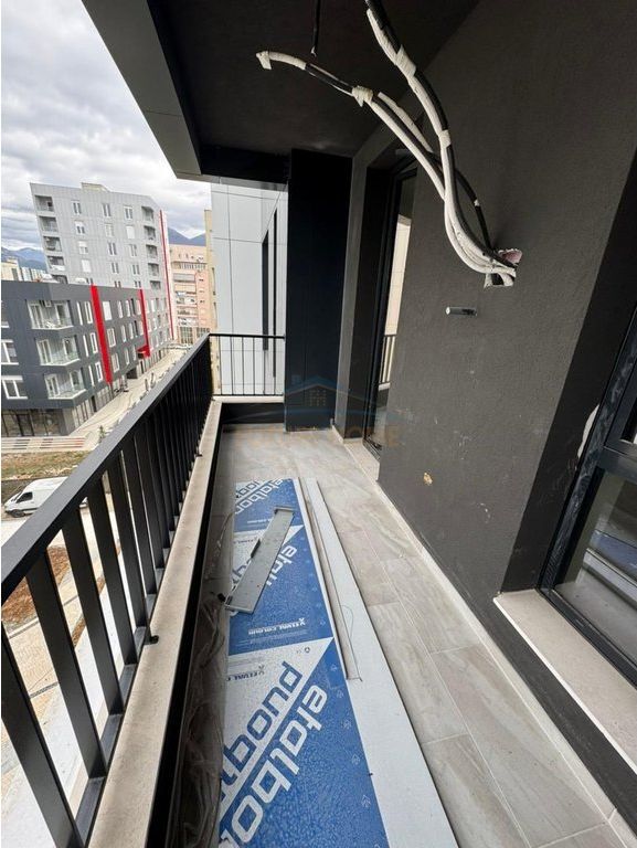 Shitet apartament 1+1 Bulevardi i Ri