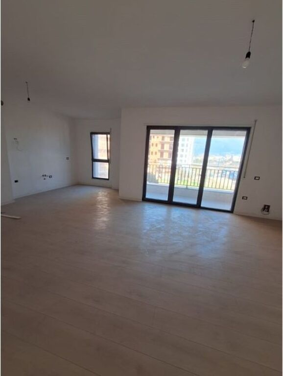 2+1- Për Shitje - Rruga Jordan Misja