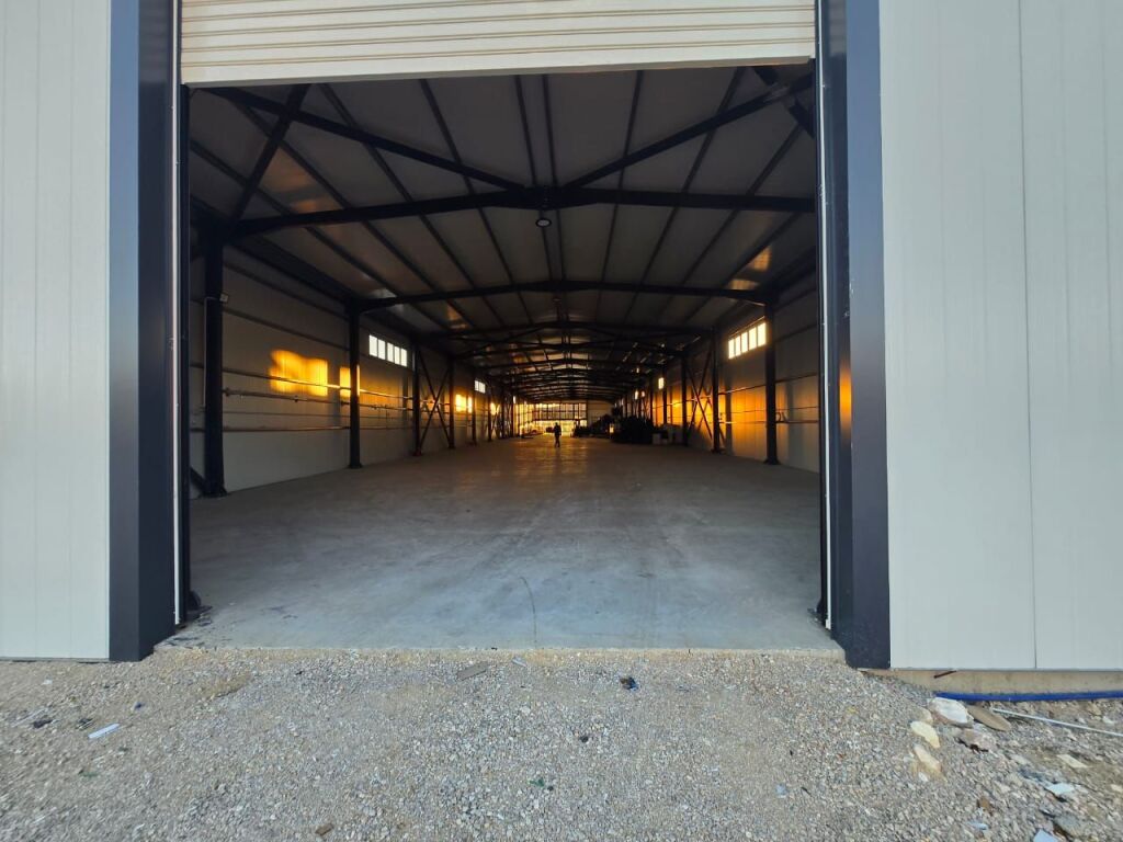 WAREHOUSE FOR RENT 1200 M2 FUSHE PREZE 2,800 EURO