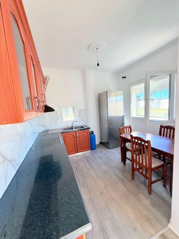 JEPET ME QERA KATI I DYTE I NJE VILE 3-KATESHE PRANE SPITALIT,DURRES