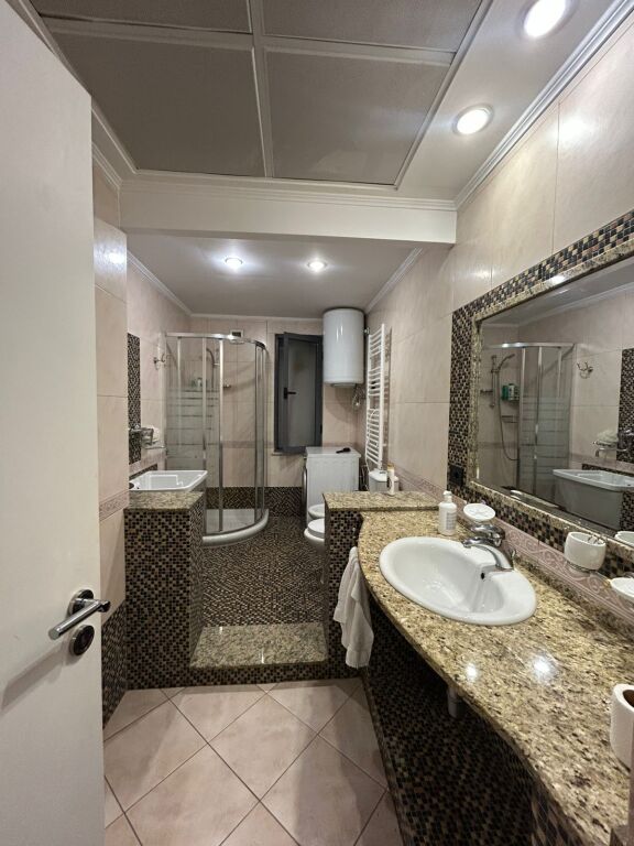 2 Apartamente me Qera ose Shitje