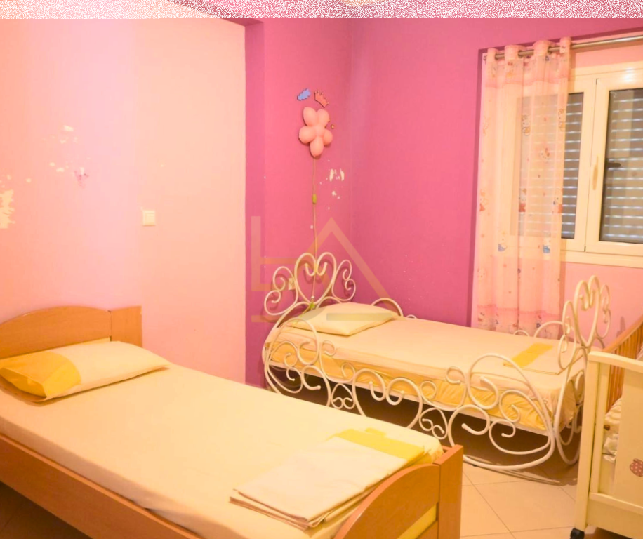 Shitet Apartament me Pamje të Plotë nga Deti | Rruga Gjergj Arianiti, Sarandë