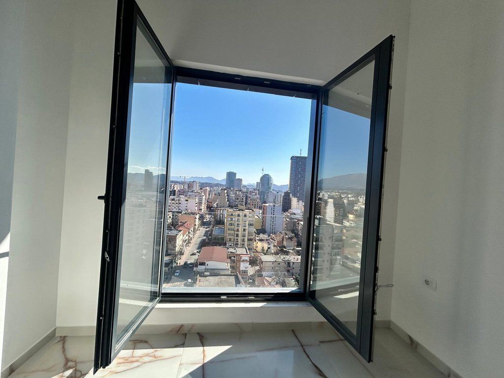 Apartament 2+1+2, Dy poste parkimi! Qira – Qendra e Tiranës!