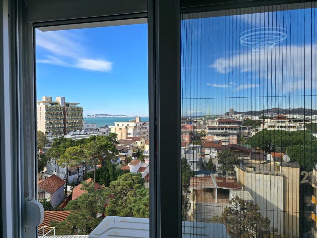 SHITET APARTAMENT 2+1+2 ME PAMJE NGA DETI NE GOLEM