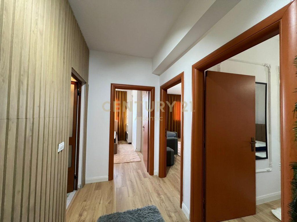 SHITET APARTAMENT 2+1 I MOBILUAR NE PLAZH HEKURUDHA DURRES ! 135,000 €