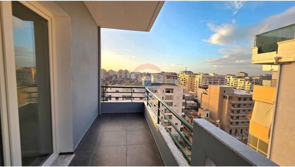 Apartament 1+1 ne shitje , rruga Dush Strati