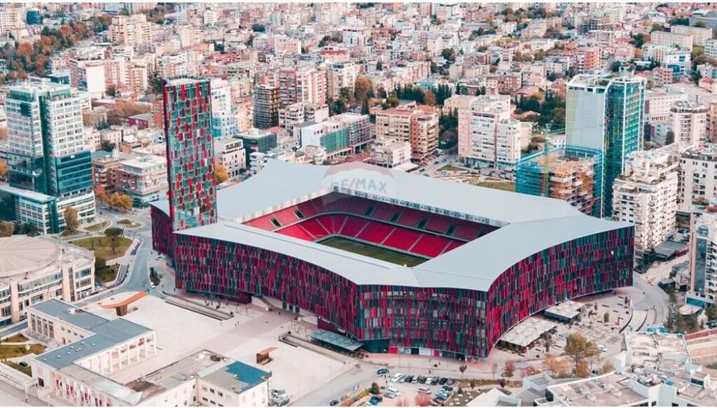 Dyqan per Shitje te Stadiumi Air Albania!