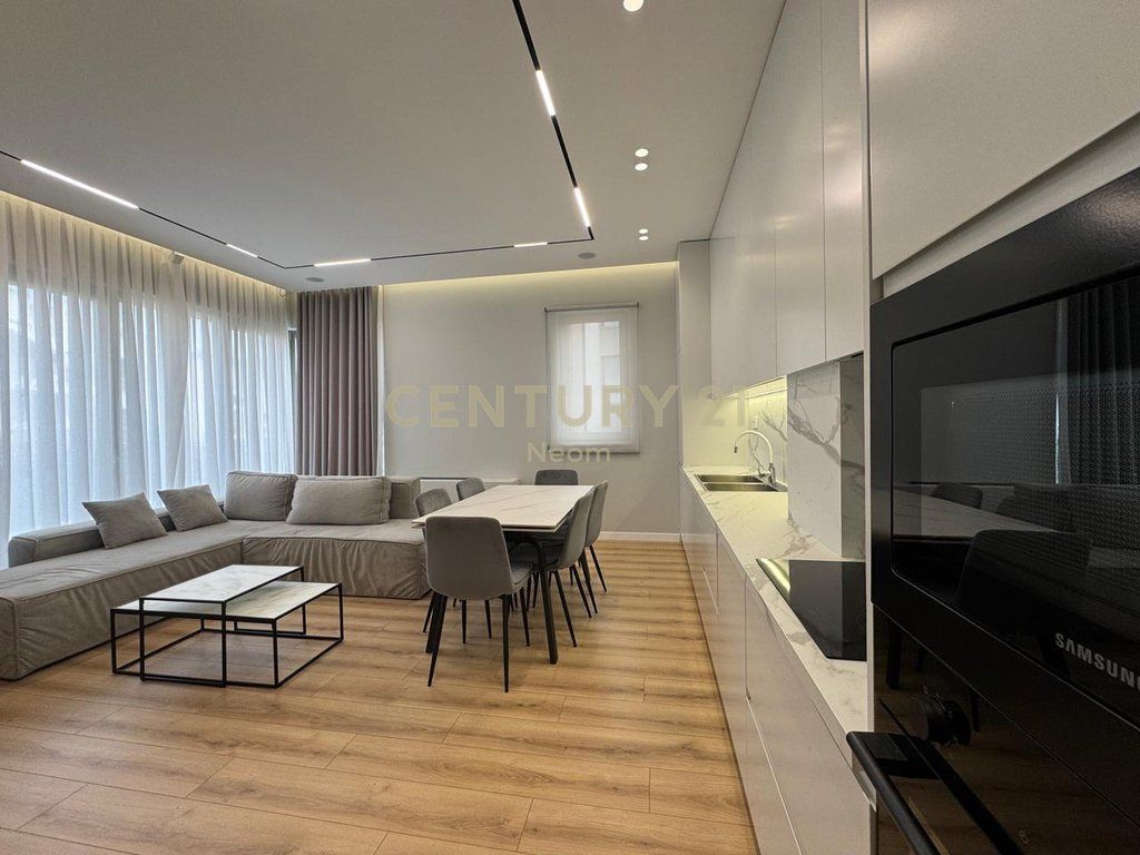 APARTMENT 2+1+2 WITH YARD AND PARKING SPACE