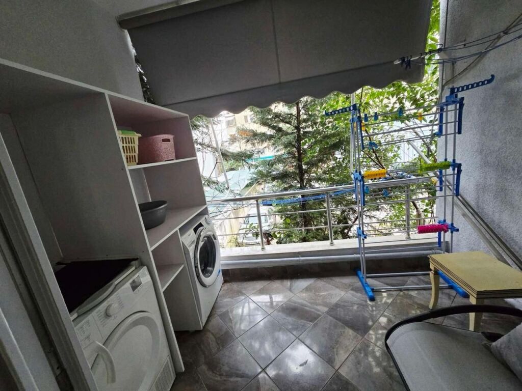 In affitto 3+2 arredato a Pavarotti lago 1400 eu + parcheggio