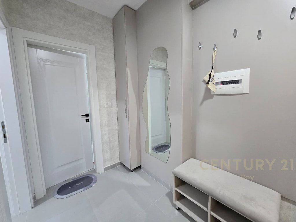 SHITET APARTAMENT 2+1+2 ME PAMJE NGA DETI NE GOLEM