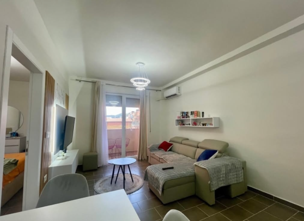 🏢 JEPET ME QIRA – APARTAMENT 1+1 | Golden Park 3