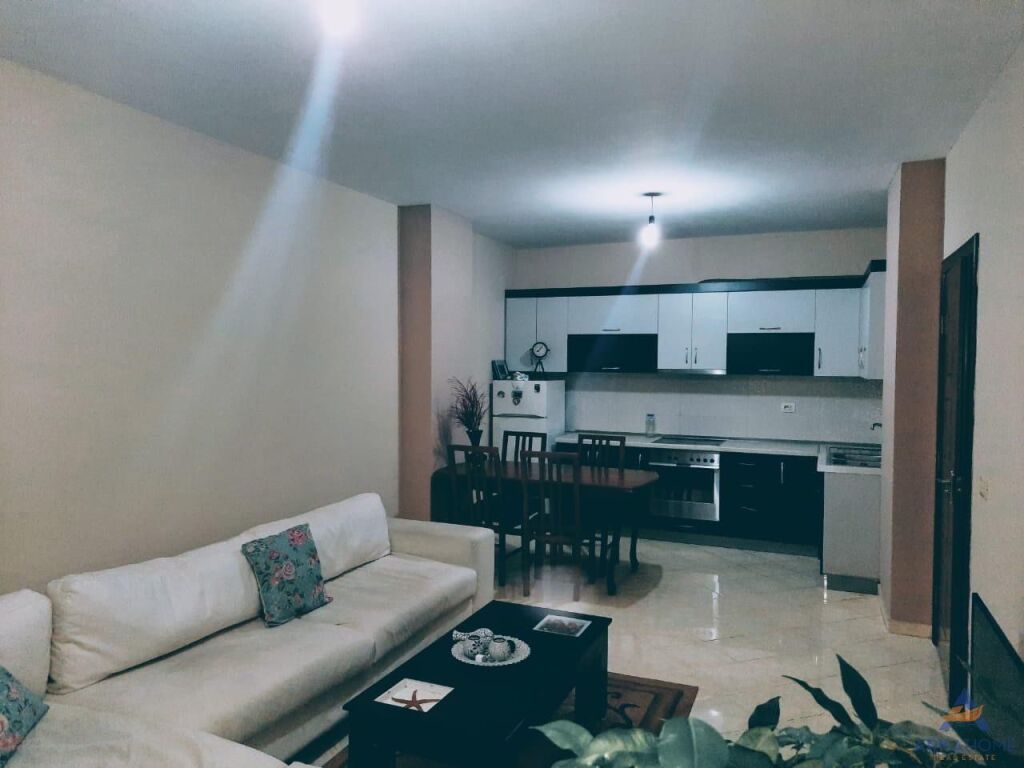 SHITET APARTAMENT 2+1 "PRANE VODAFONIT YZBERISHT" 145.000 EURO