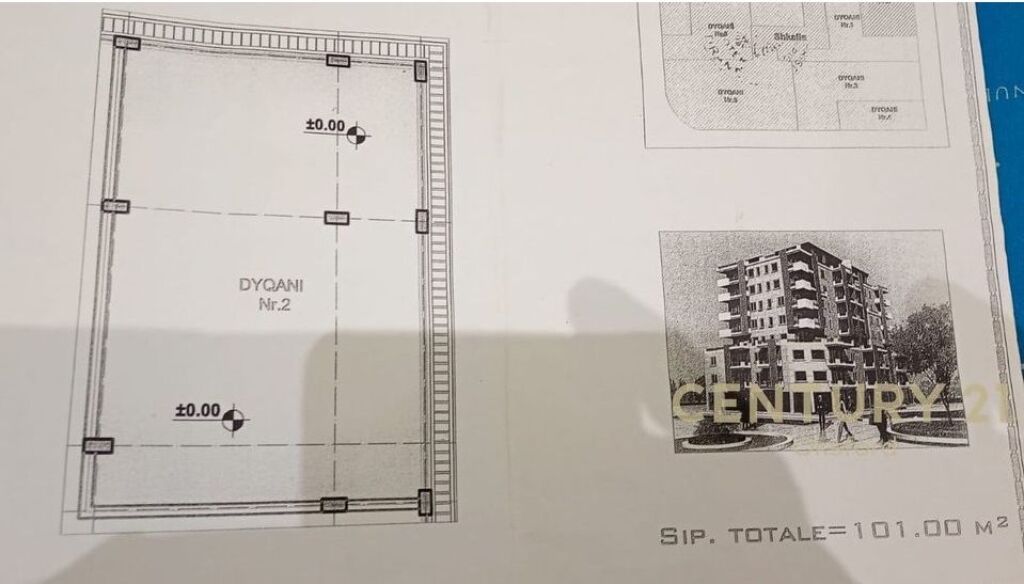 NJËSI TREGTARE PËR SHITJE PRANË KOPSHIT BOTANIK!