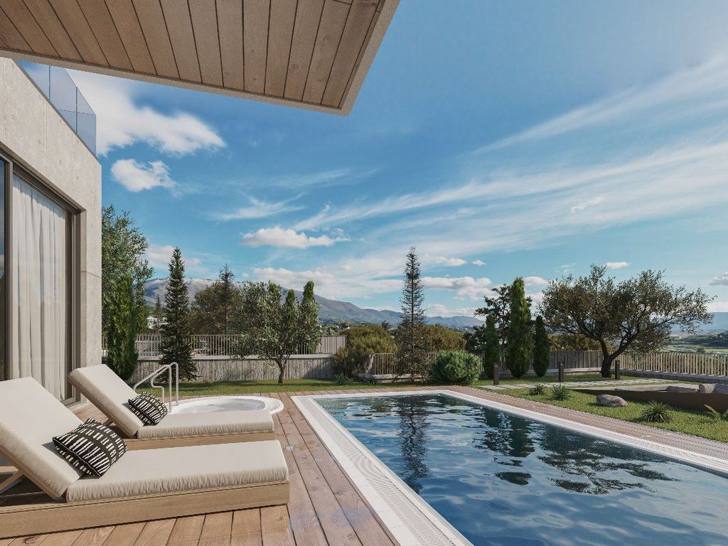 Vilë Ekskluzive për Shitje në Liqeni i Farkës