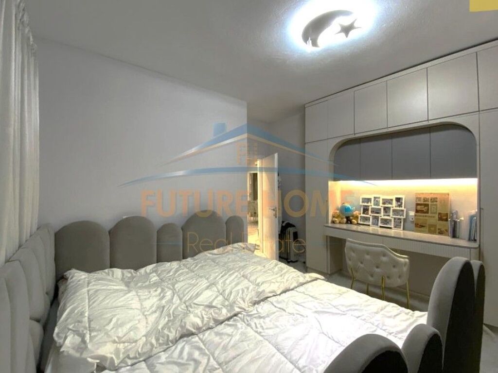 Shitet, Apartament 2+1+2, Prane Stadiumit Dinamo