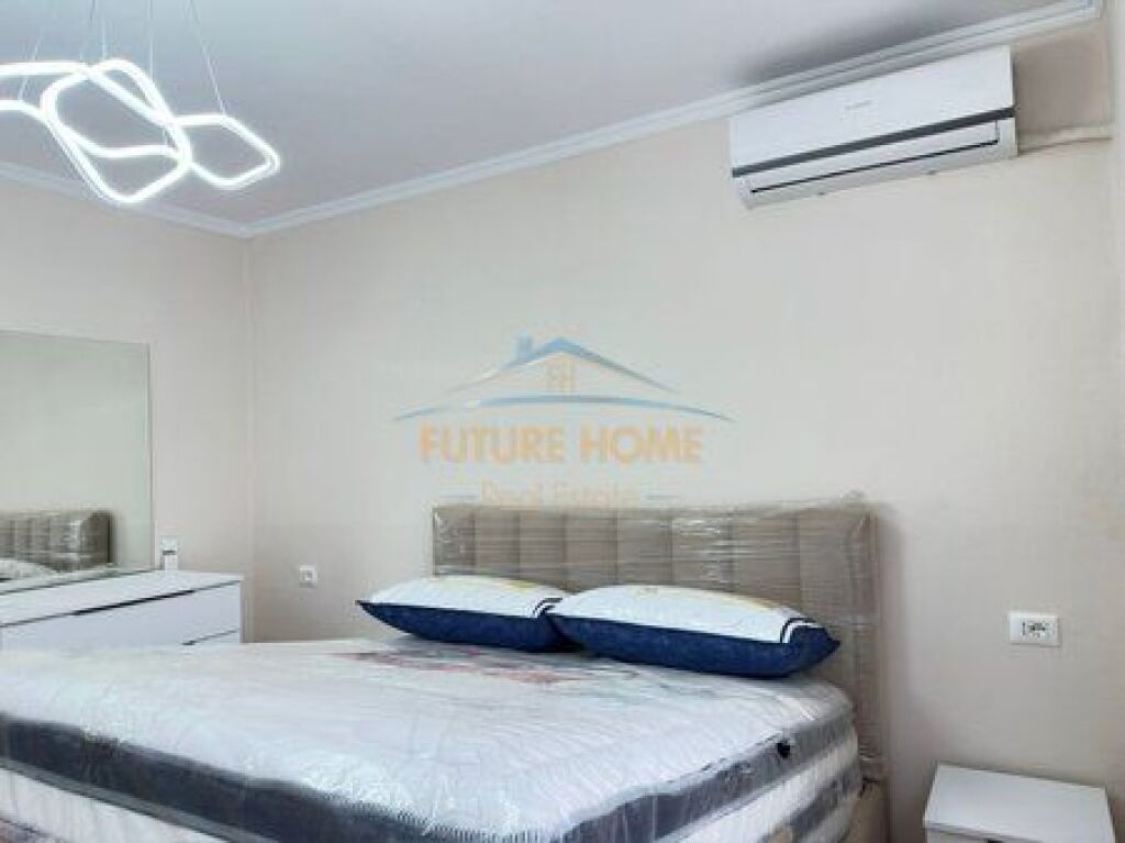 Shitet apartament 1+1, Shkolla Bajram Curri, Tirane