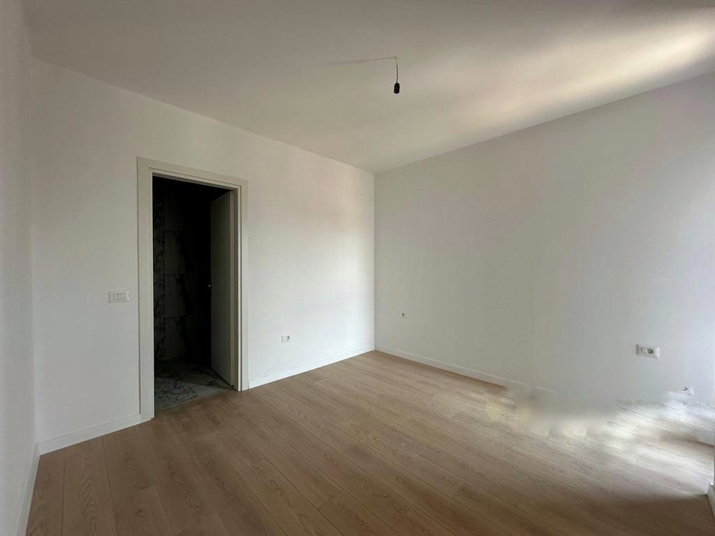 VENDESI APPARTAMENTO 2+1+2, PRESSO IL MUNICIPIO DI PARIGI! 289.000 €