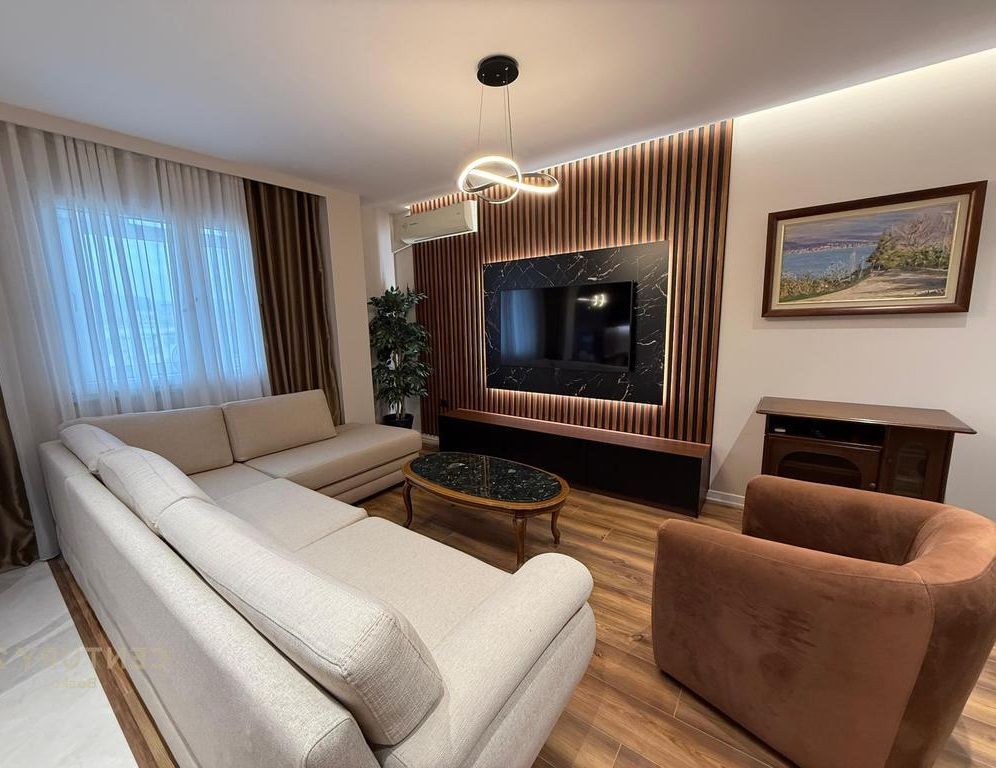 APARTAMENT 2+1+2 ME QERA TE ZOGU I ZI