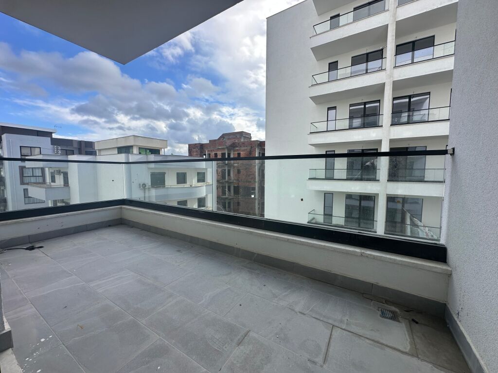 Shitet apartament 2+1 tek Liburna , Mali i Robit