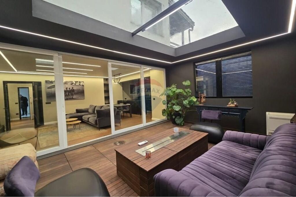 Apartament 3+1 per shitje te Long Hill