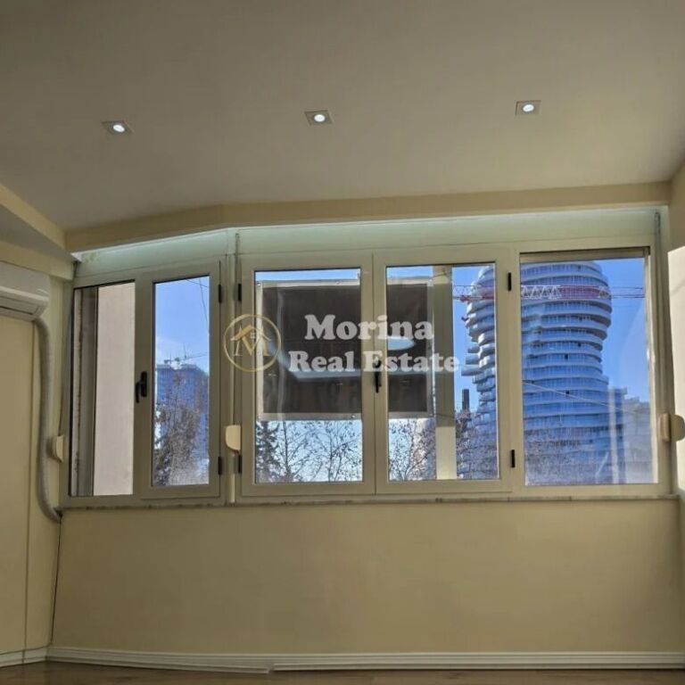 Qera | Ambjent Biznesi | Skanderbeg Square | 900 €/muaj