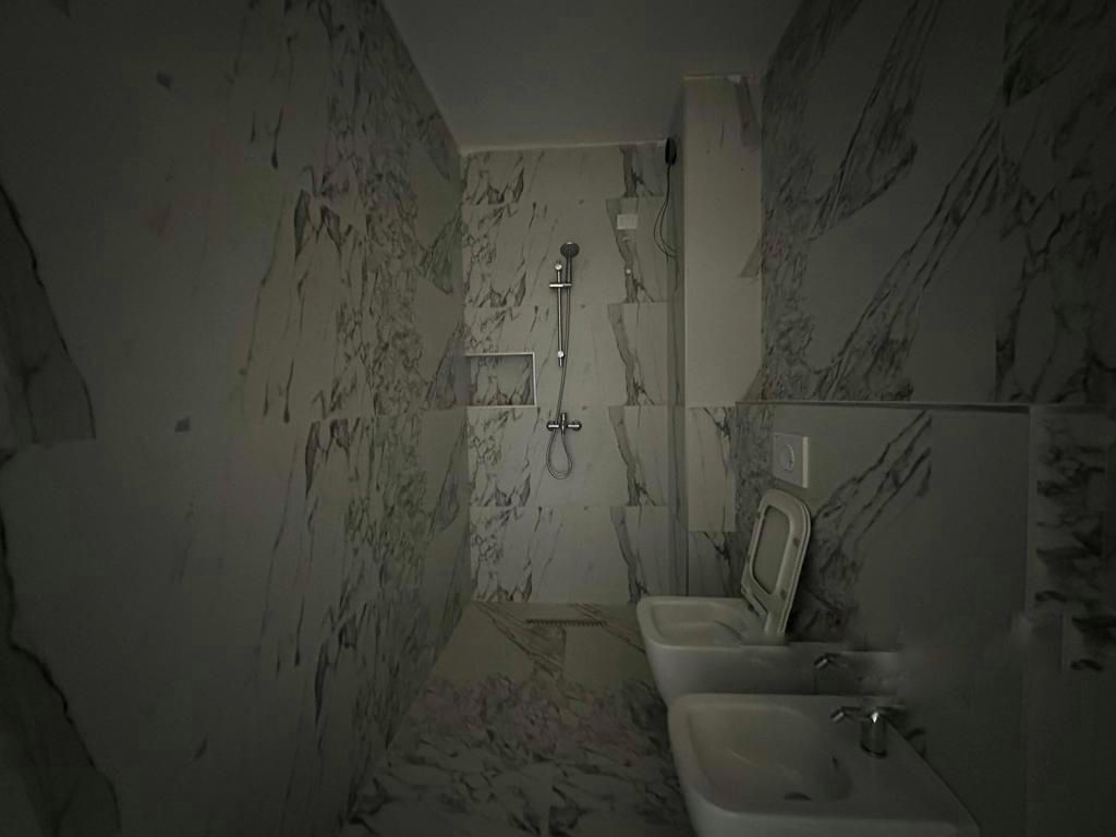 VENDESI APPARTAMENTO 2+1+2, PRESSO IL MUNICIPIO DI PARIGI! 289.000 €