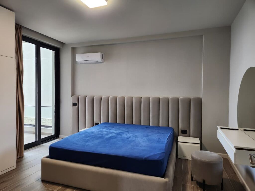 Apartament luksoz për shitje në Lungomare